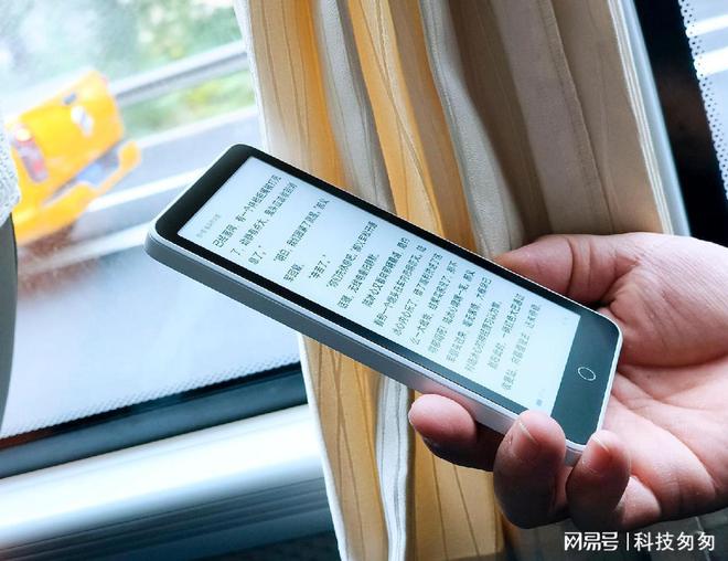 九游娱乐平台：电纸书新王墨案迷你阅超核版上手体验待机90天性能全面提升(图2)
