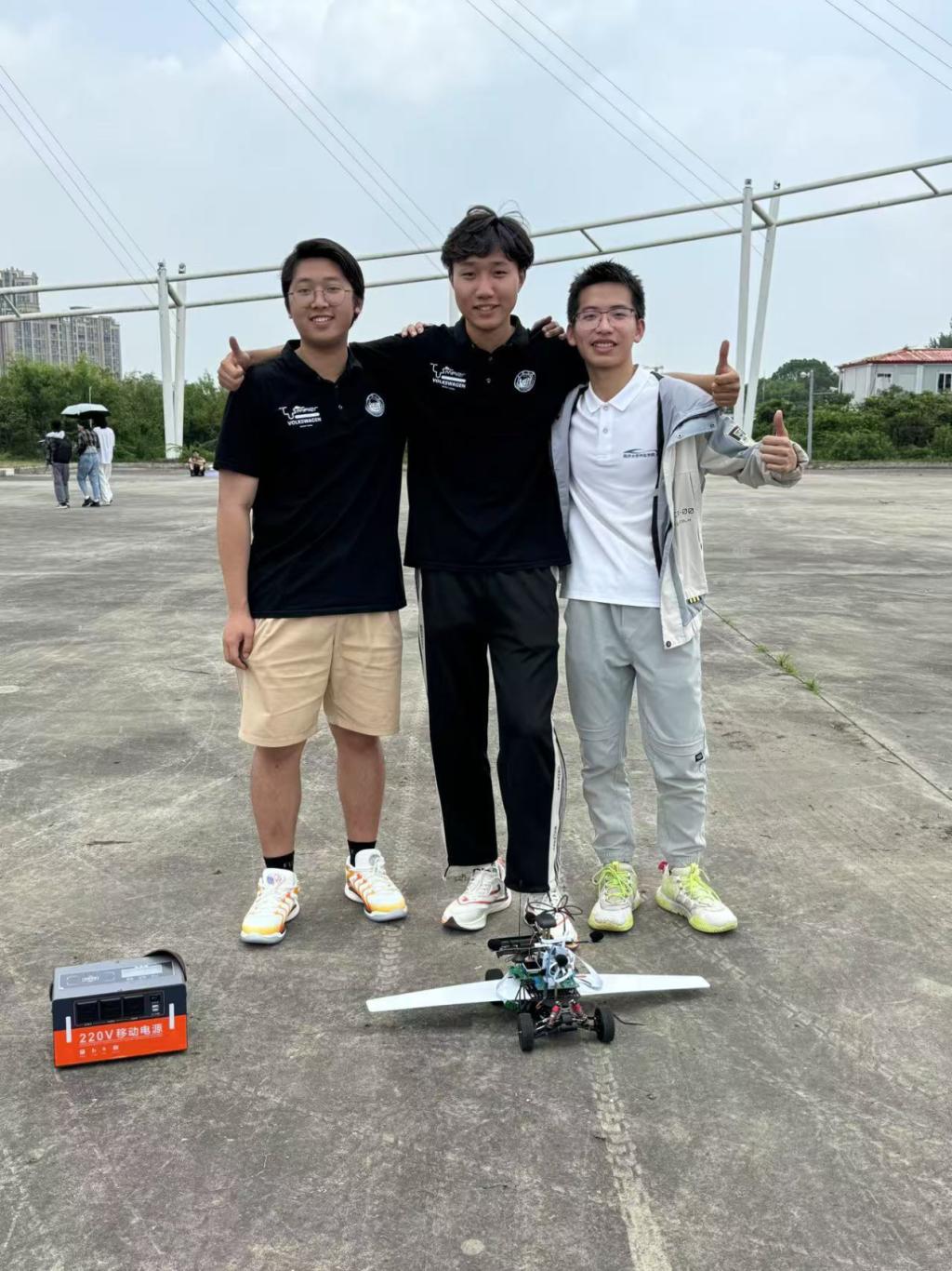 九游娱乐网站：【澎湃新闻APP】台青在同济读智能驾驶：未来汽车会在天上飞(图3)