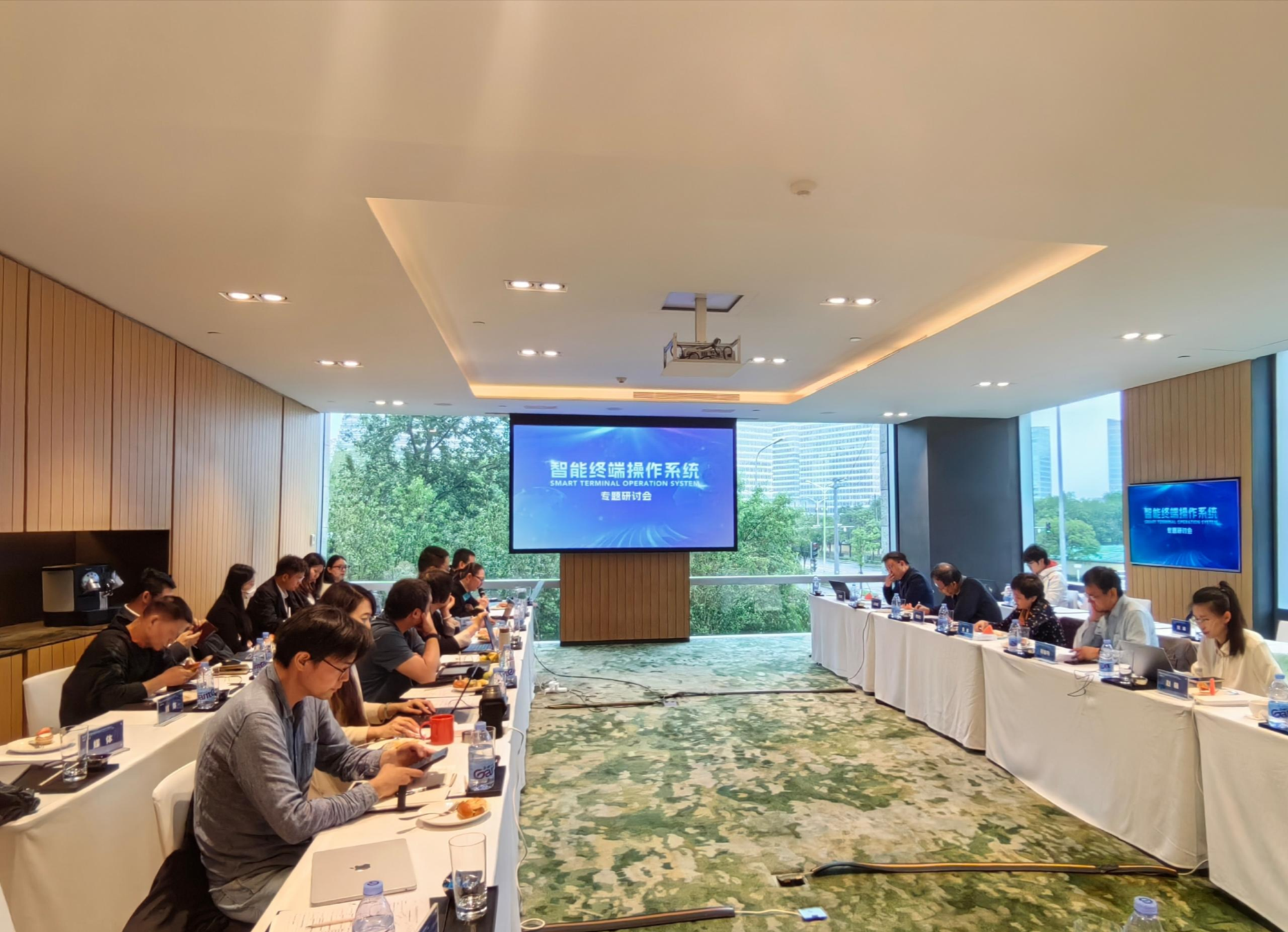 九游娱乐网站：智能终端操作系统研讨召开专家建议加强操作系统标准化研究推动应用软件市场公平竞争